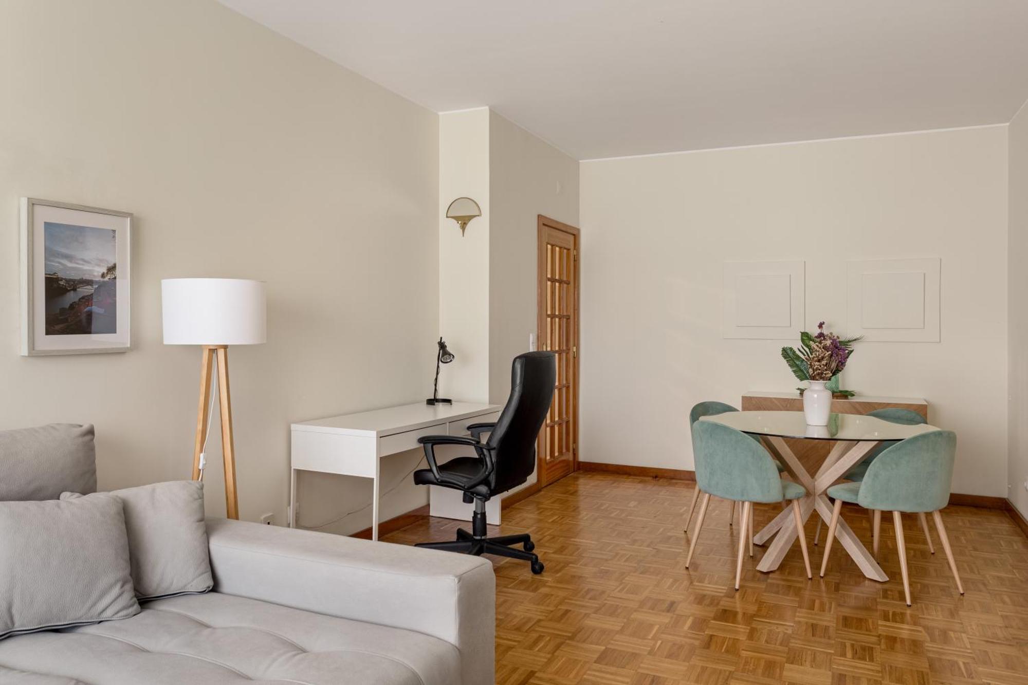 Joivy Stylish City Centre Flat With Parking Maía Exteriör bild