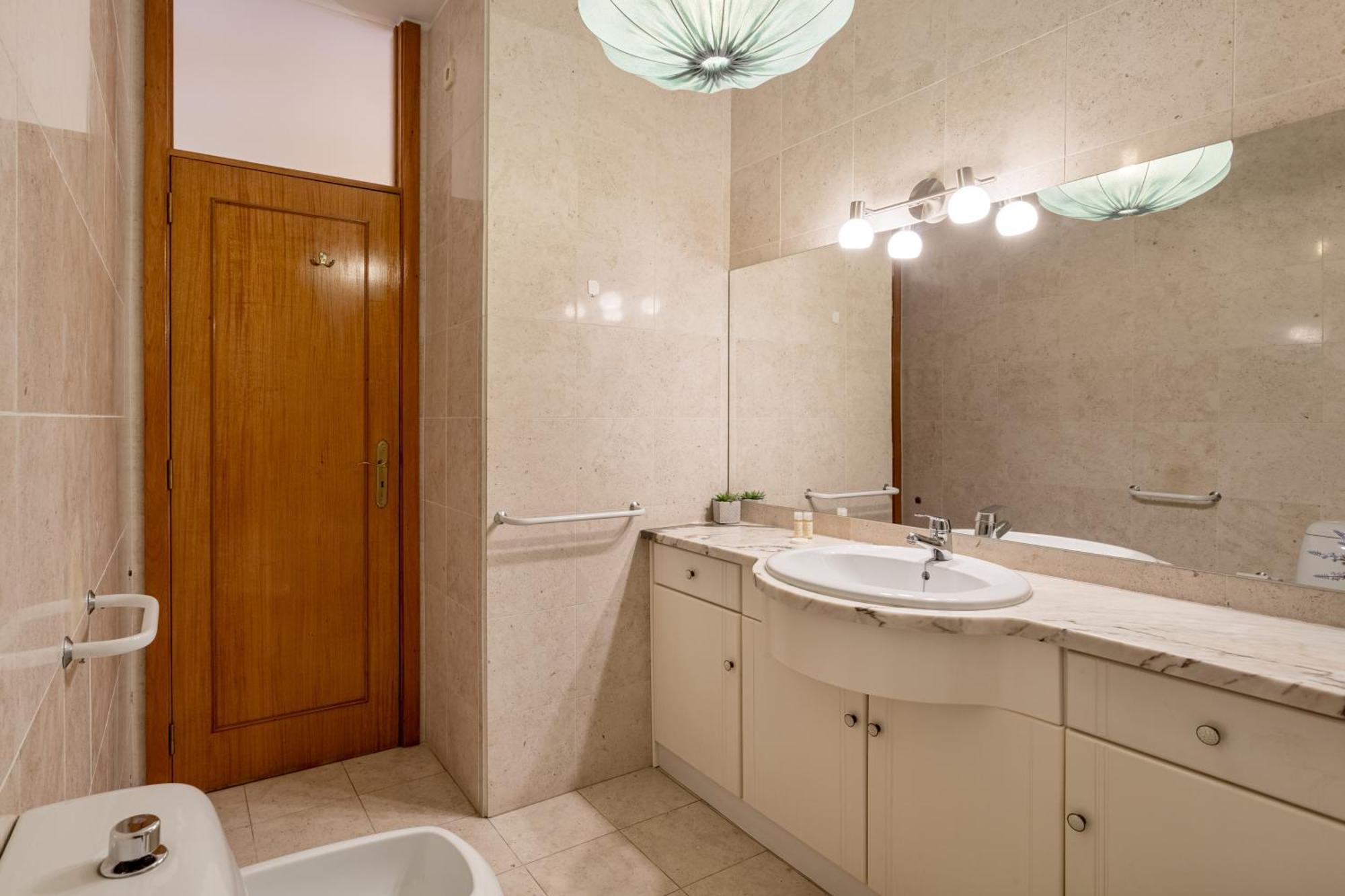 Joivy Stylish City Centre Flat With Parking Maía Exteriör bild