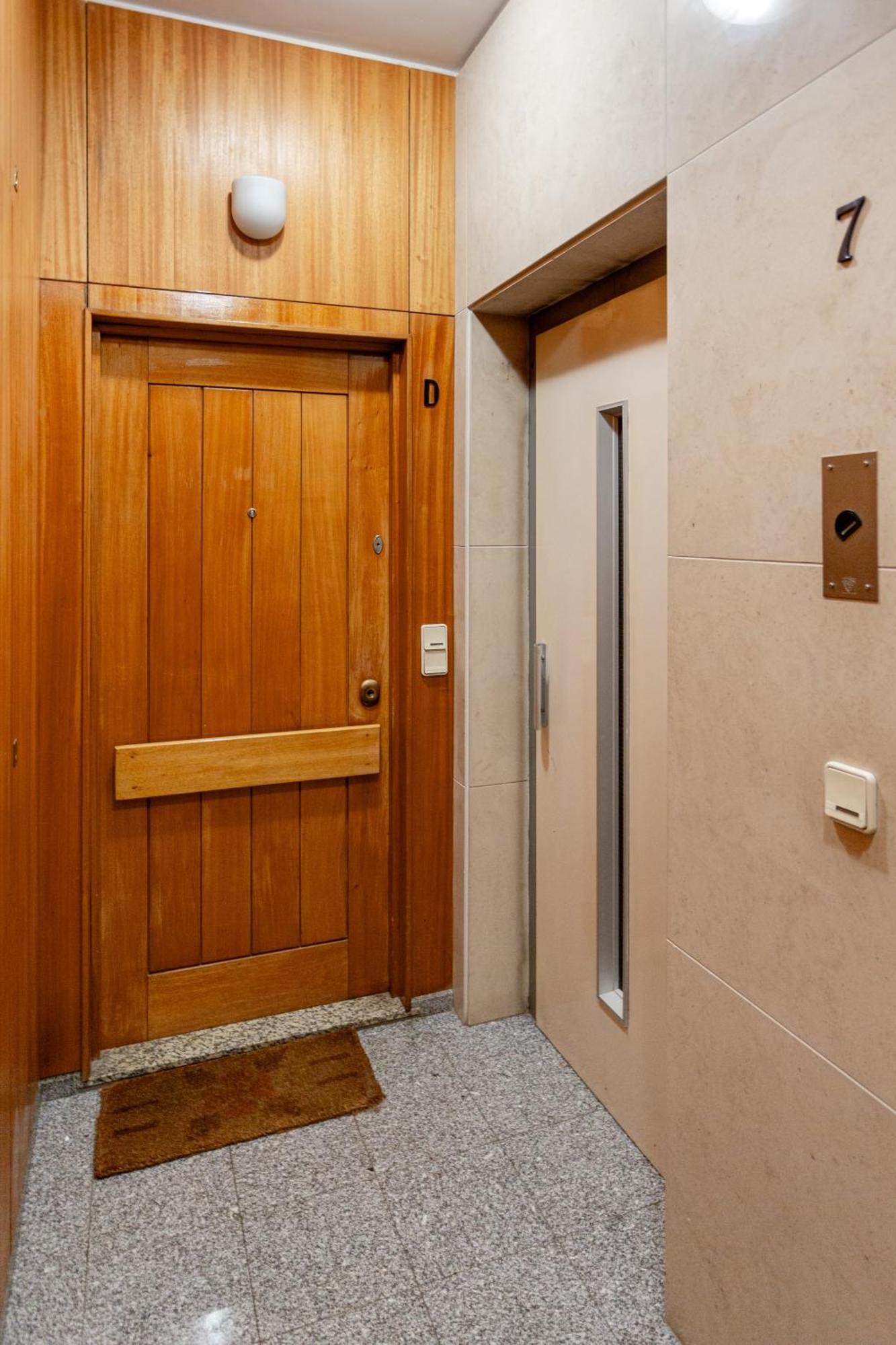 Joivy Stylish City Centre Flat With Parking Maía Exteriör bild